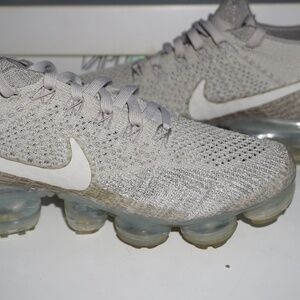NIKE | WOMEN'S NIKE AIR VAPORMAX FLYNIT